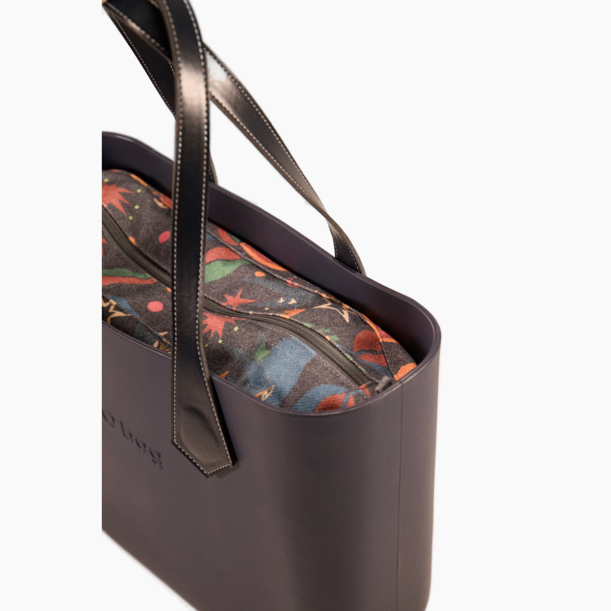 O Bag Complet avec Anse Longue Pointue et Pochette Intérieure en Tissu Notturno