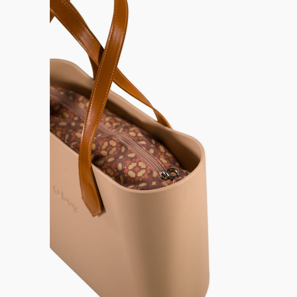 O Bag Completo con Asa Larga en Punta y Bolsa Interior de Tejido Winter Arabesque