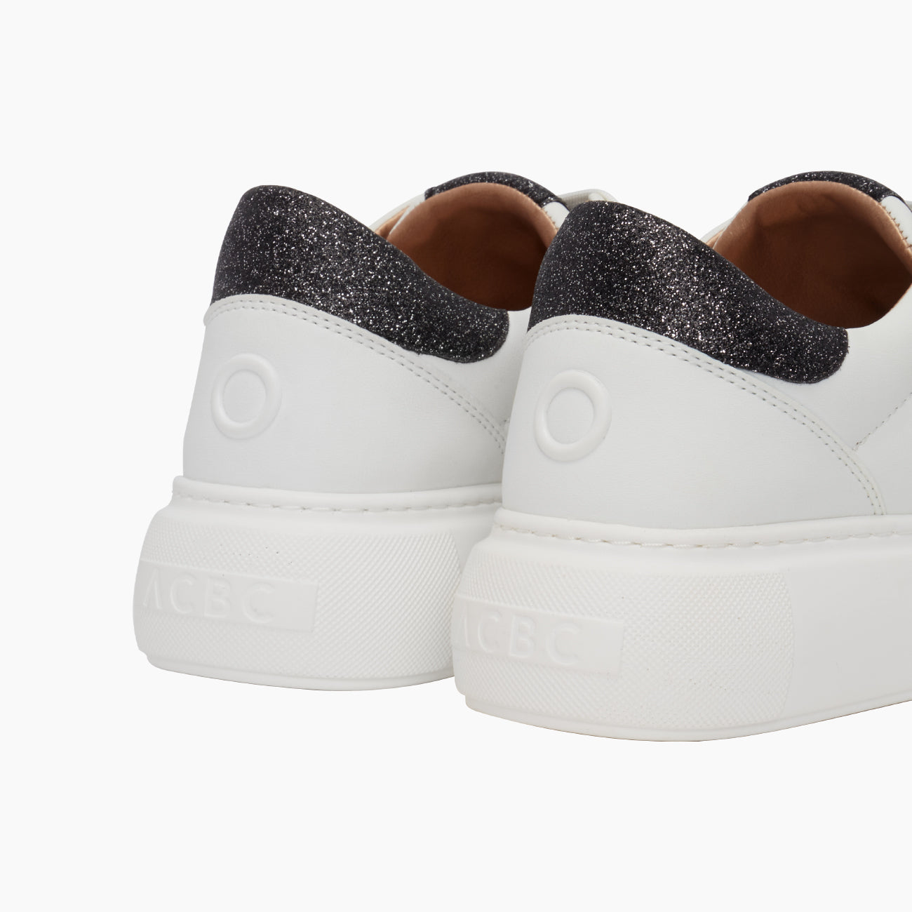 O sneakers Dubai blanco y negro